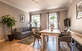White Residence 4Rooms - City Center